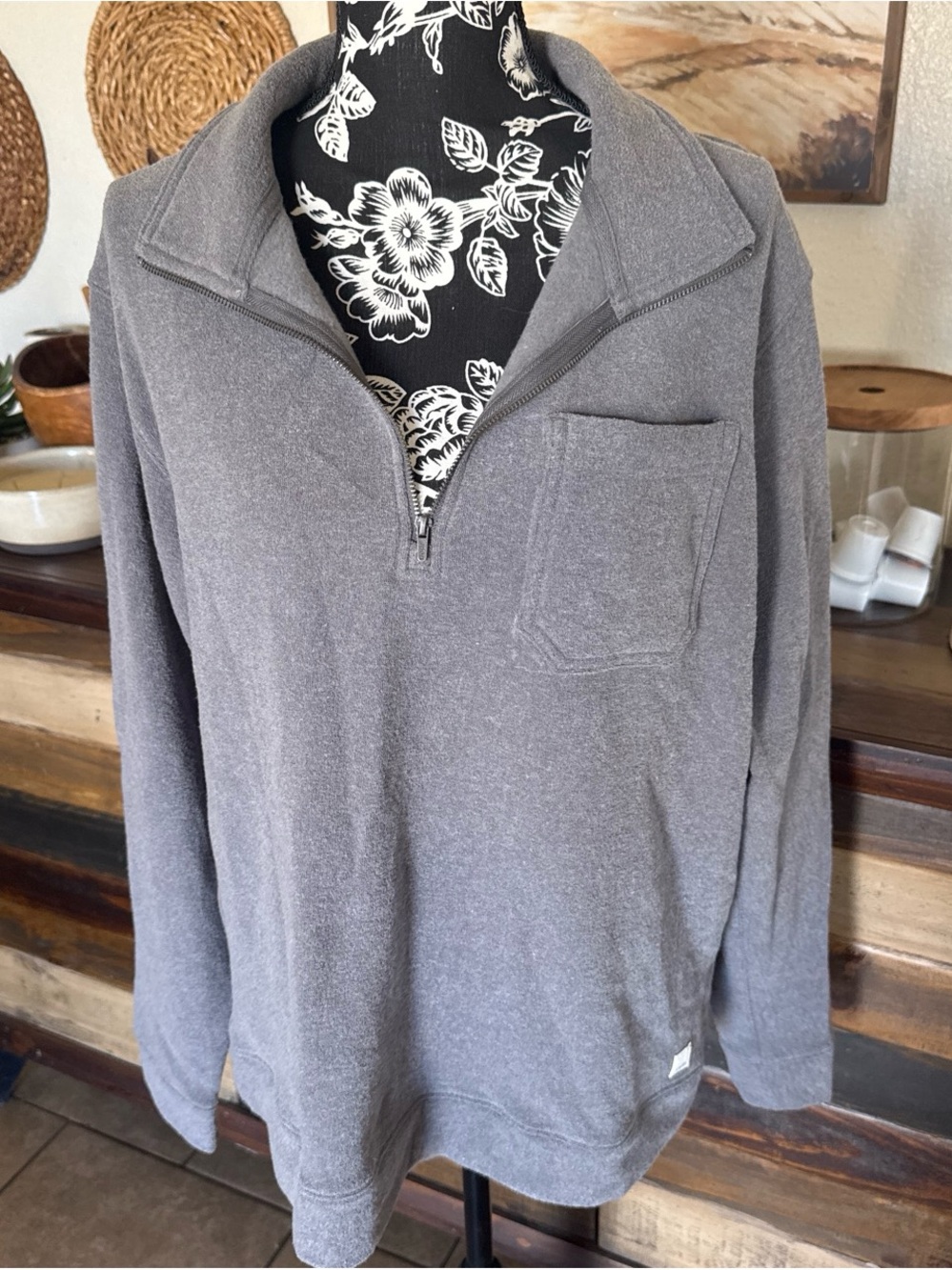 Vuori Gray Quarter-Zip Sweater Pullover